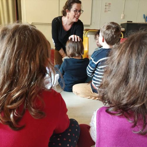 art-thérapie à Nantes avec une classe d'enfants de maternelle